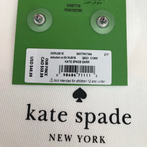 White Patina Cluster Stud Earrings - Picture 3 of 3